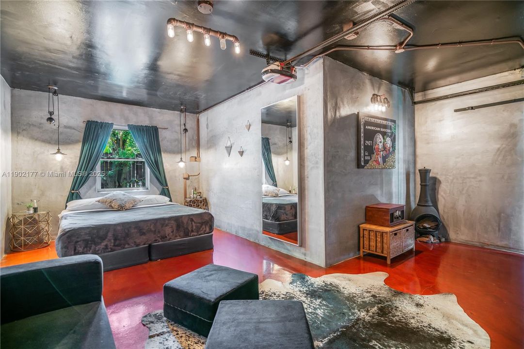 For Rent: $7,500 (6 beds, 3 baths, 1856 Square Feet)