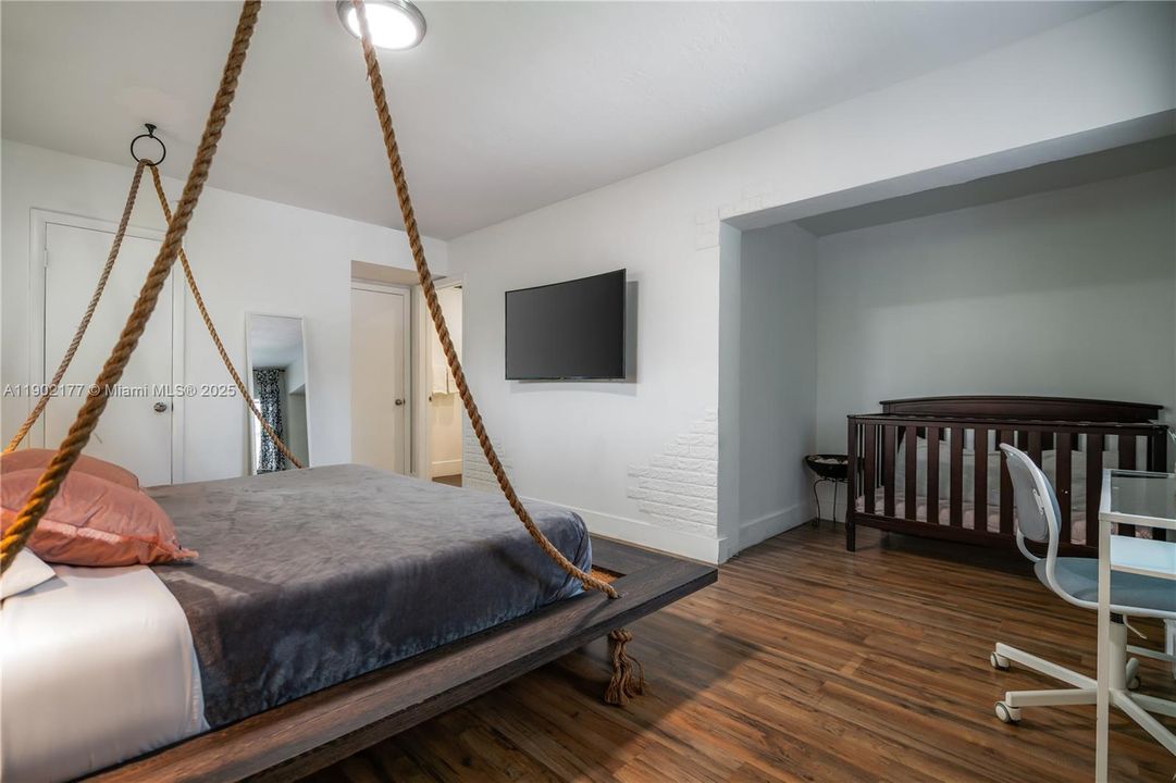 For Rent: $7,500 (6 beds, 3 baths, 1856 Square Feet)