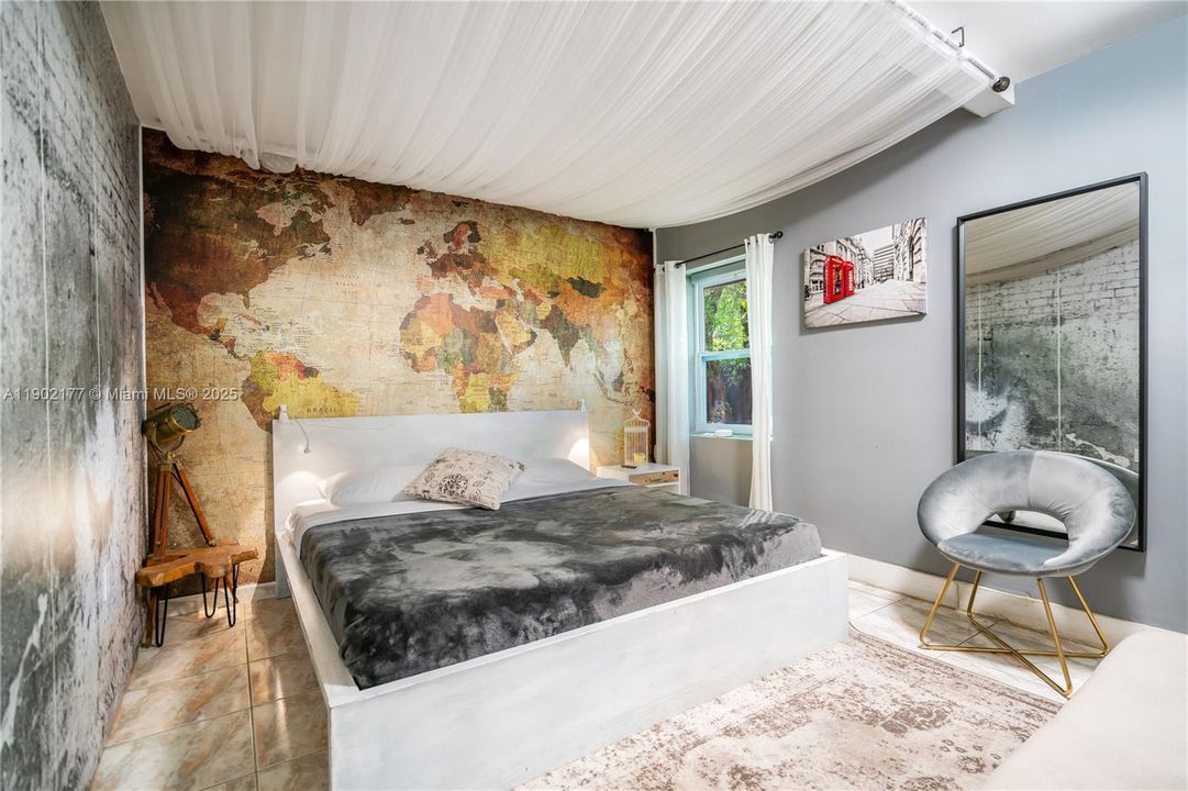 For Rent: $7,500 (6 beds, 3 baths, 1856 Square Feet)