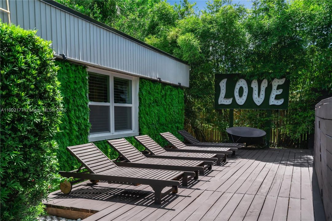 For Rent: $7,500 (6 beds, 3 baths, 1856 Square Feet)