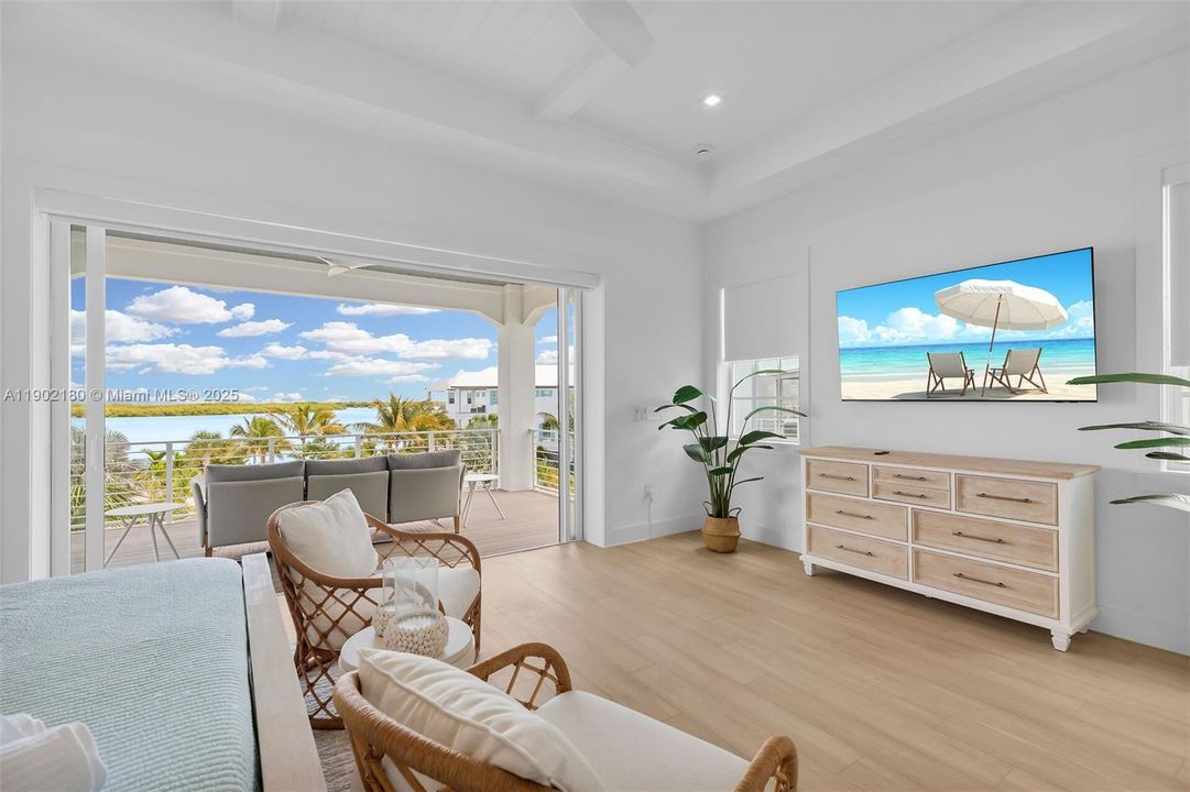 For Sale: $3,400,000 (5 beds, 4 baths, 3011 Square Feet)