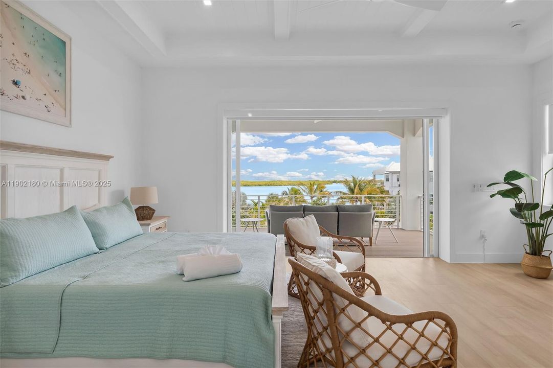 For Sale: $3,400,000 (5 beds, 4 baths, 3011 Square Feet)