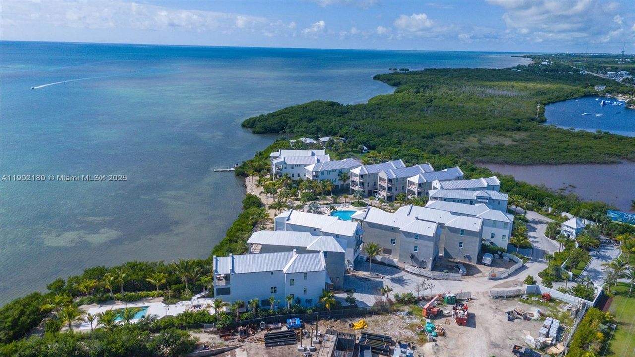 For Sale: $3,400,000 (5 beds, 4 baths, 3011 Square Feet)