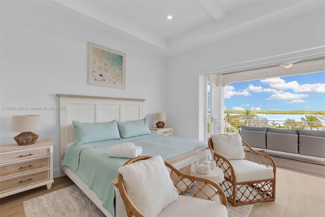 For Sale: $3,400,000 (5 beds, 4 baths, 3011 Square Feet)