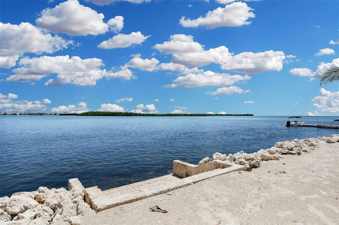 For Sale: $3,400,000 (5 beds, 4 baths, 3011 Square Feet)