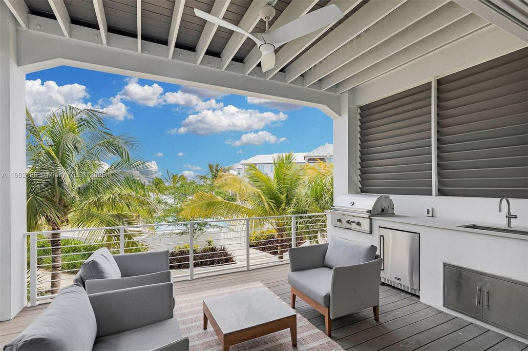 For Sale: $3,400,000 (5 beds, 4 baths, 3011 Square Feet)