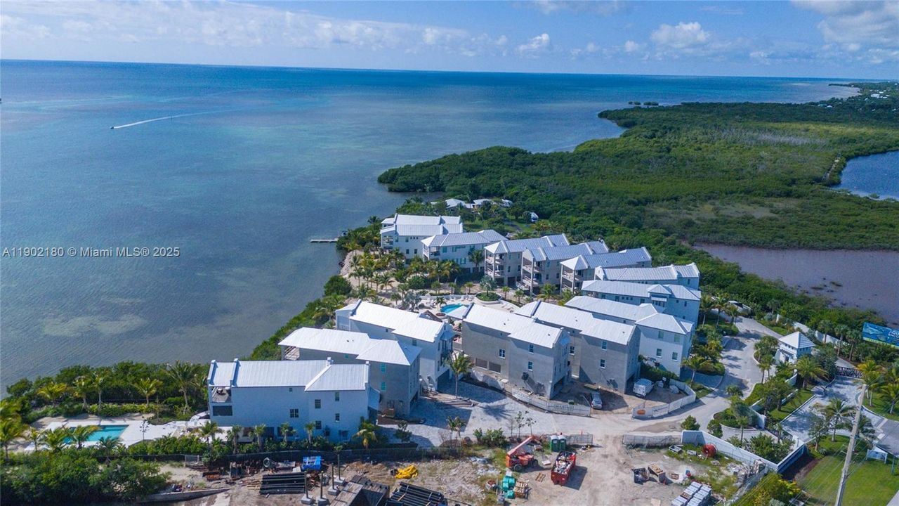 For Sale: $3,400,000 (5 beds, 4 baths, 3011 Square Feet)