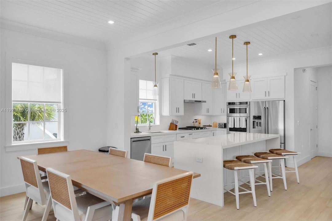 For Sale: $3,400,000 (5 beds, 4 baths, 3011 Square Feet)