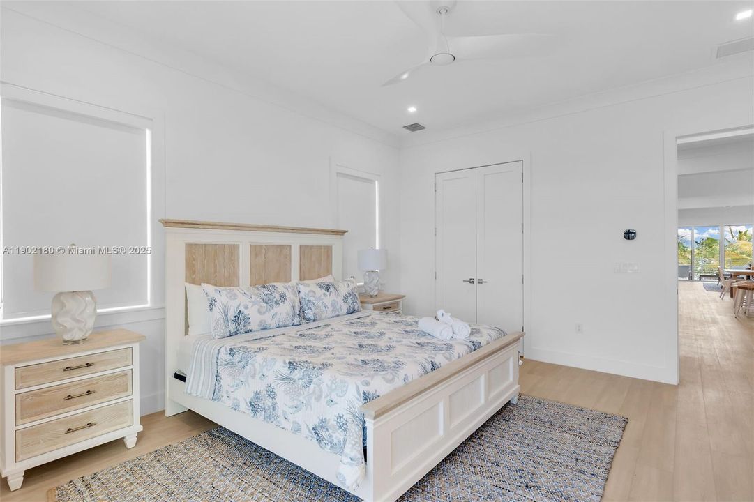 For Sale: $3,400,000 (5 beds, 4 baths, 3011 Square Feet)