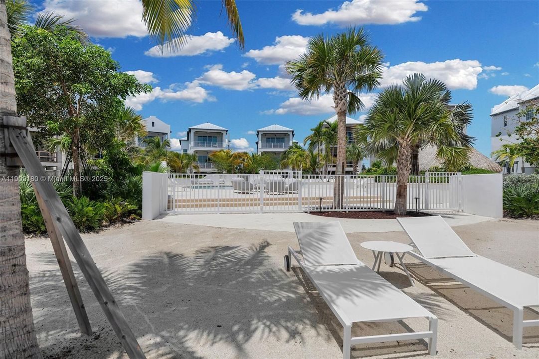 For Sale: $3,400,000 (5 beds, 4 baths, 3011 Square Feet)