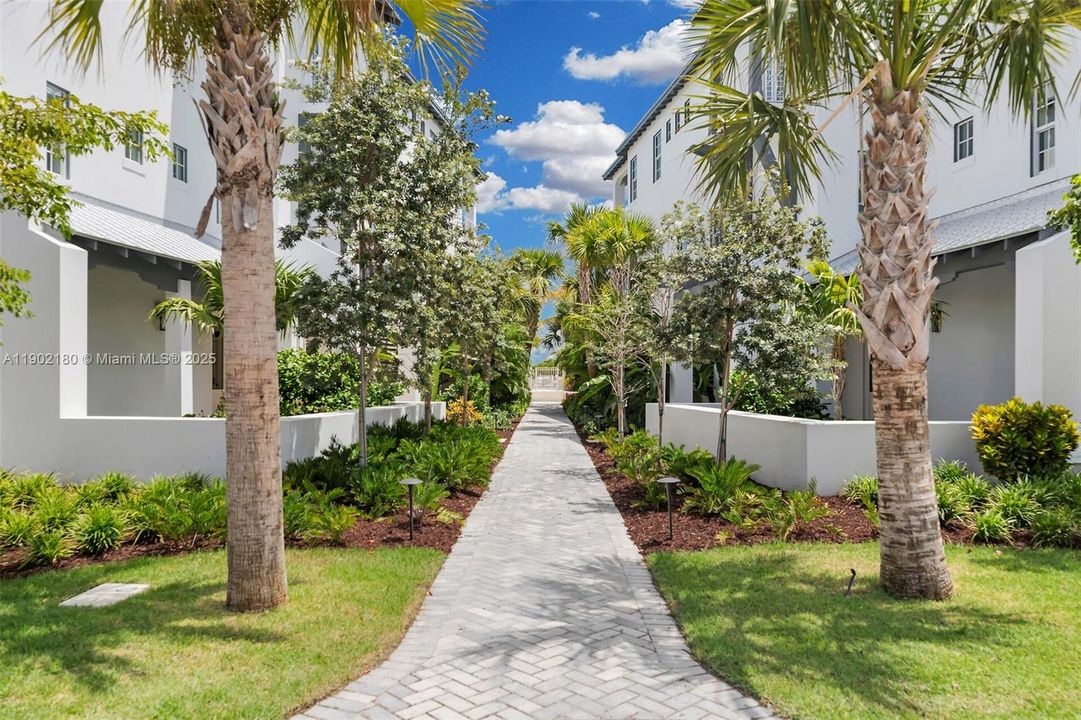 For Sale: $3,400,000 (5 beds, 4 baths, 3011 Square Feet)