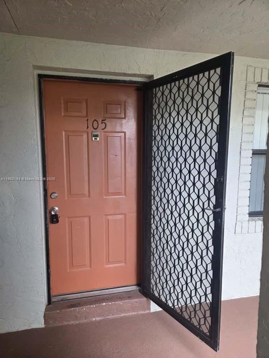 出租: $1,850 (2 贝兹, 2 浴室, 926 平方英尺)