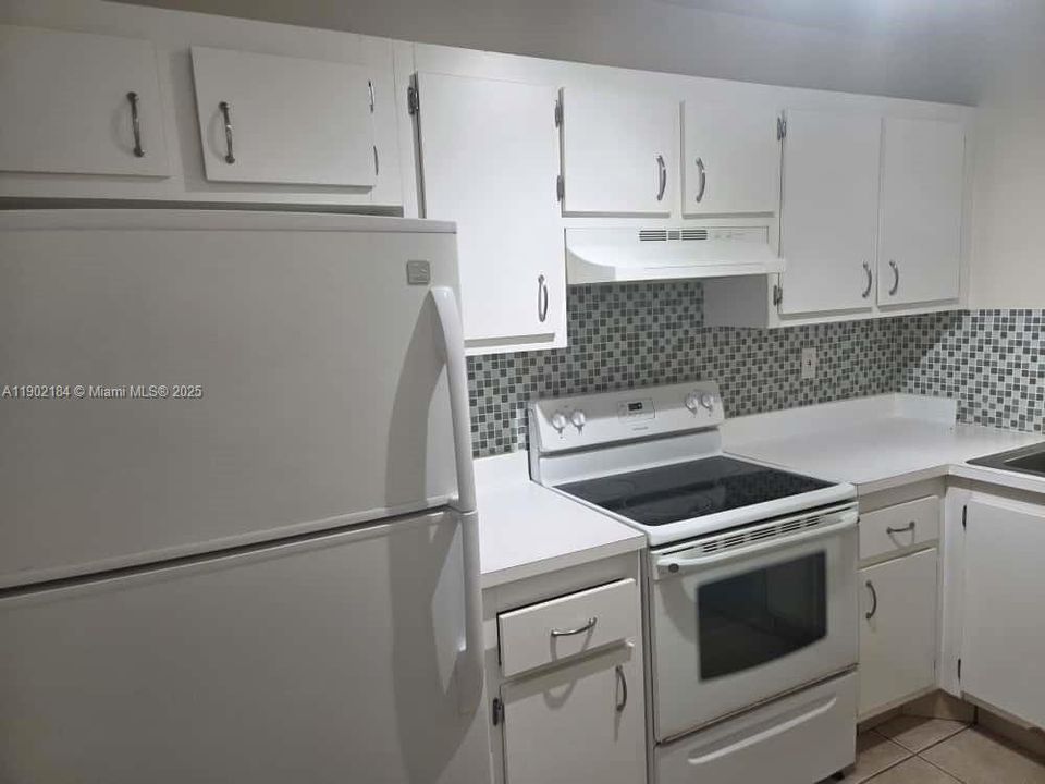 出租: $1,850 (2 贝兹, 2 浴室, 926 平方英尺)