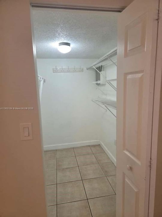 出租: $1,850 (2 贝兹, 2 浴室, 926 平方英尺)