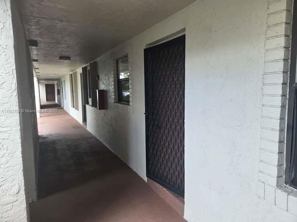 出租: $1,850 (2 贝兹, 2 浴室, 926 平方英尺)