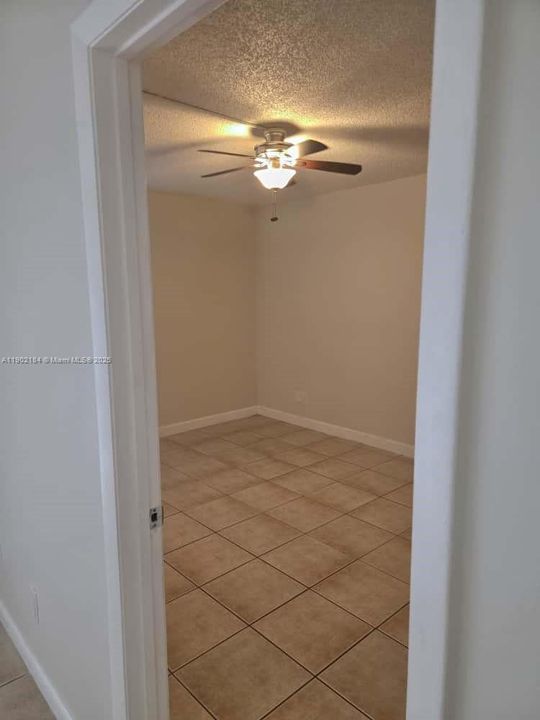 出租: $1,850 (2 贝兹, 2 浴室, 926 平方英尺)