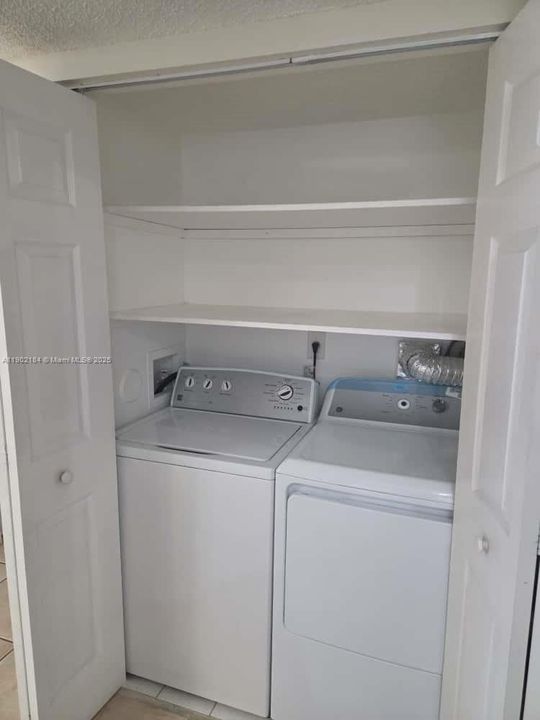 出租: $1,850 (2 贝兹, 2 浴室, 926 平方英尺)