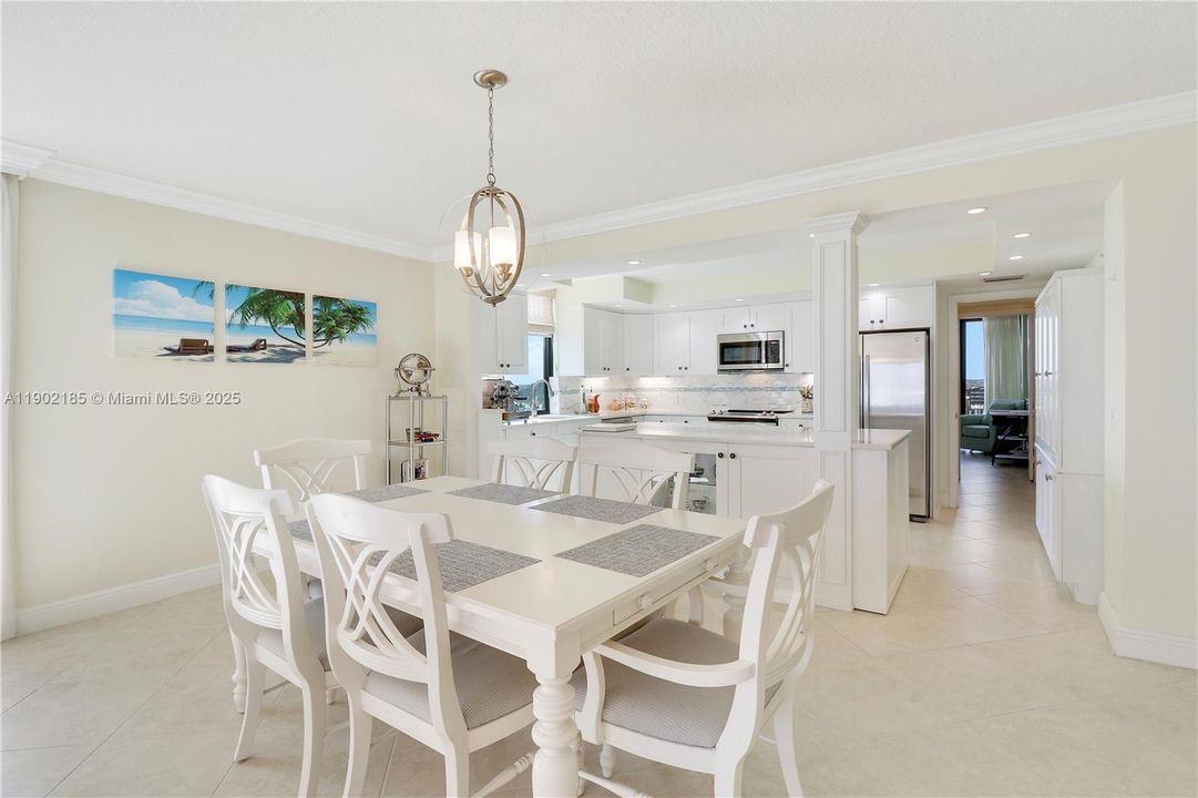 En Venta: $1,795,000 (3 camas, 3 baños, 1800 Pies cuadrados)