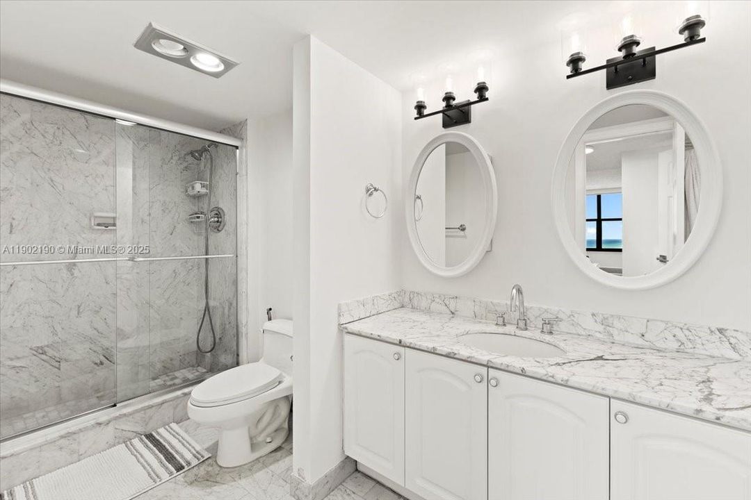 For Sale: $564,000 (1 beds, 2 baths, 1070 Square Feet)