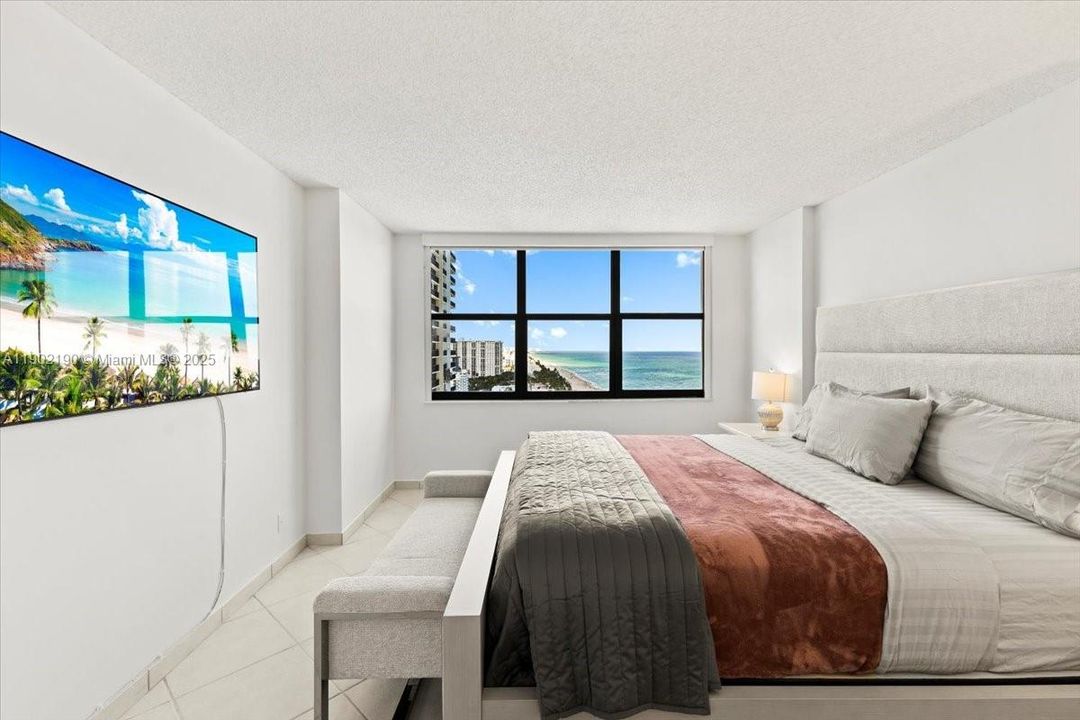 For Sale: $564,000 (1 beds, 2 baths, 1070 Square Feet)