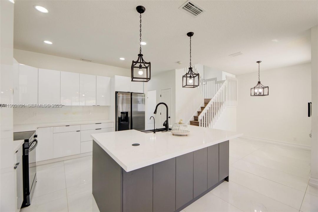 For Sale: $789,000 (4 beds, 3 baths, 2255 Square Feet)