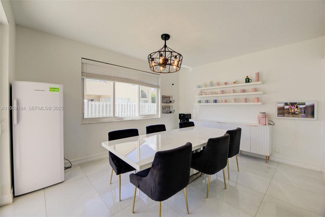 For Sale: $789,000 (4 beds, 3 baths, 2255 Square Feet)