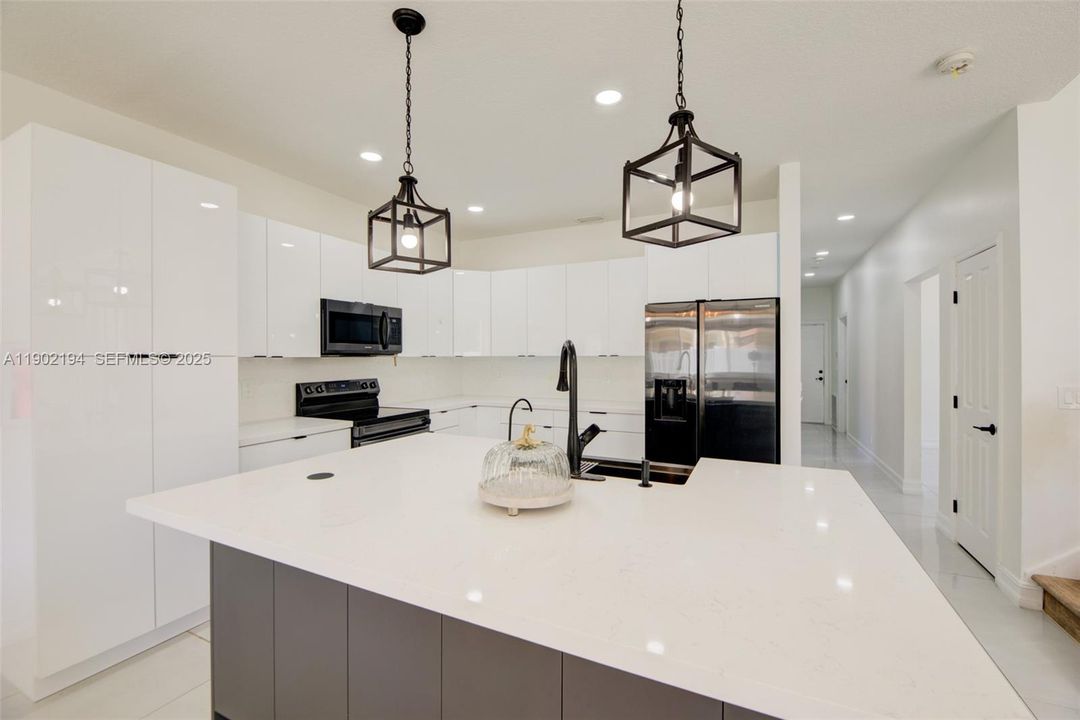 For Sale: $789,000 (4 beds, 3 baths, 2255 Square Feet)