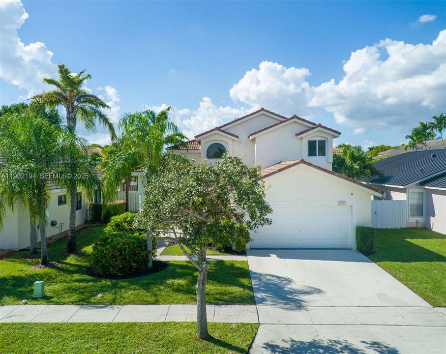 For Sale: $789,000 (4 beds, 3 baths, 2255 Square Feet)