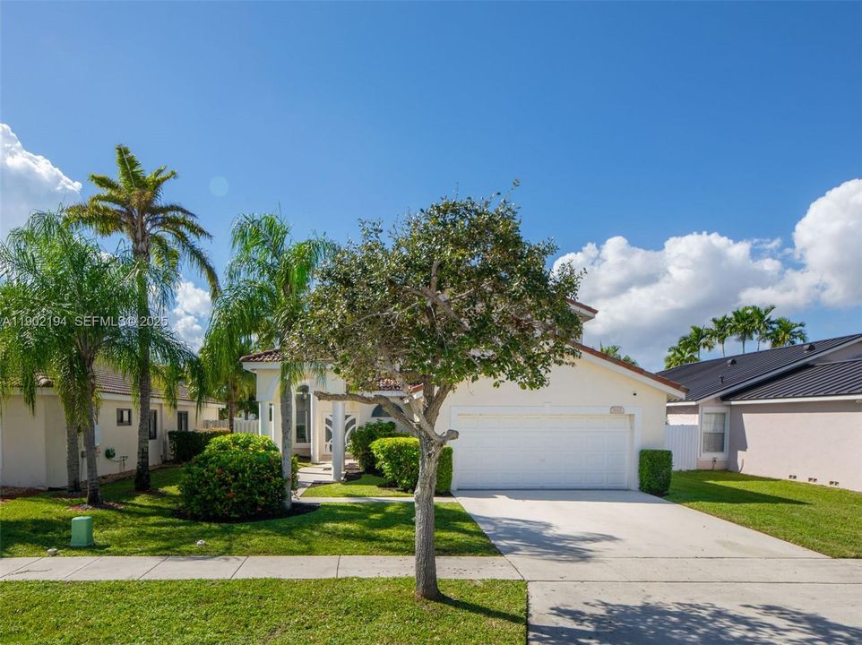 For Sale: $789,000 (4 beds, 3 baths, 2255 Square Feet)