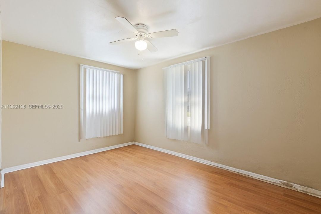 Recently Sold: $225,000 (3 beds, 1 baths, 1272 Square Feet)