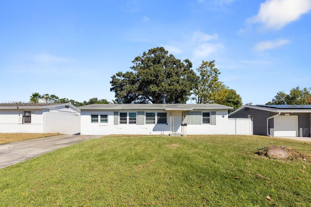 Recently Sold: $225,000 (3 beds, 1 baths, 1272 Square Feet)