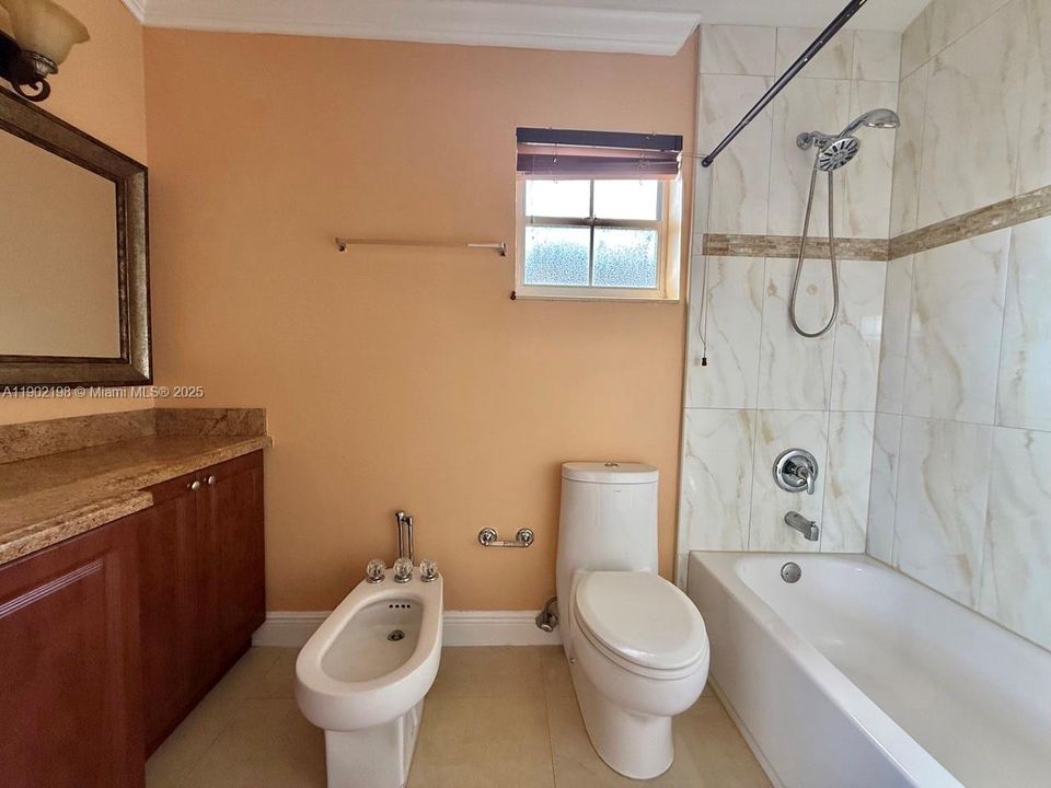 For Rent: $3,700 (4 beds, 3 baths, 1690 Square Feet)