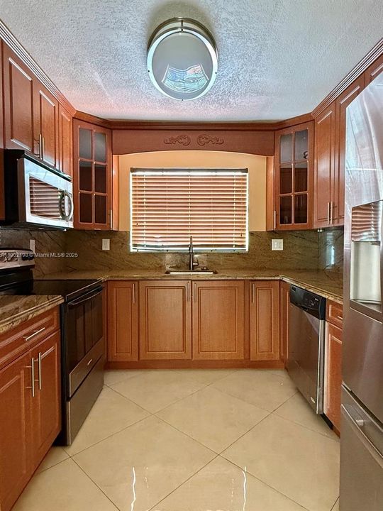 For Rent: $3,700 (4 beds, 3 baths, 1690 Square Feet)