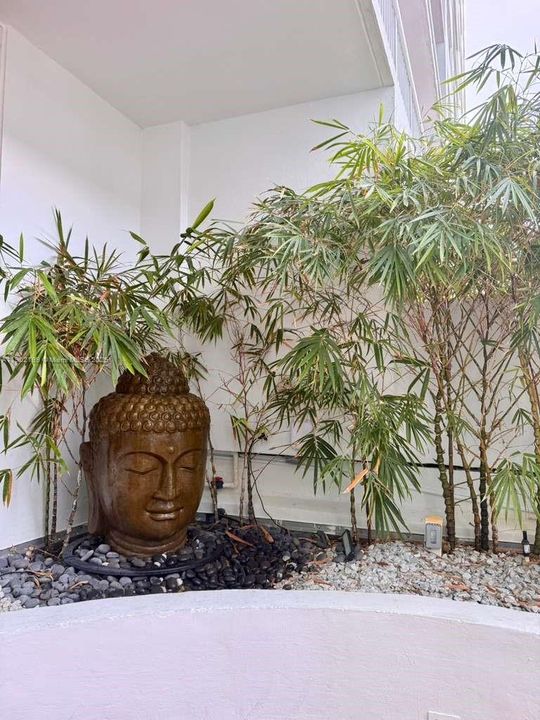 Recently Rented: $2,800 (2 beds, 2 baths, 980 Square Feet)