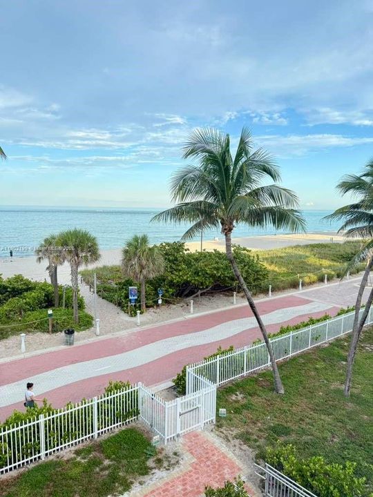 Recently Rented: $2,800 (2 beds, 2 baths, 980 Square Feet)