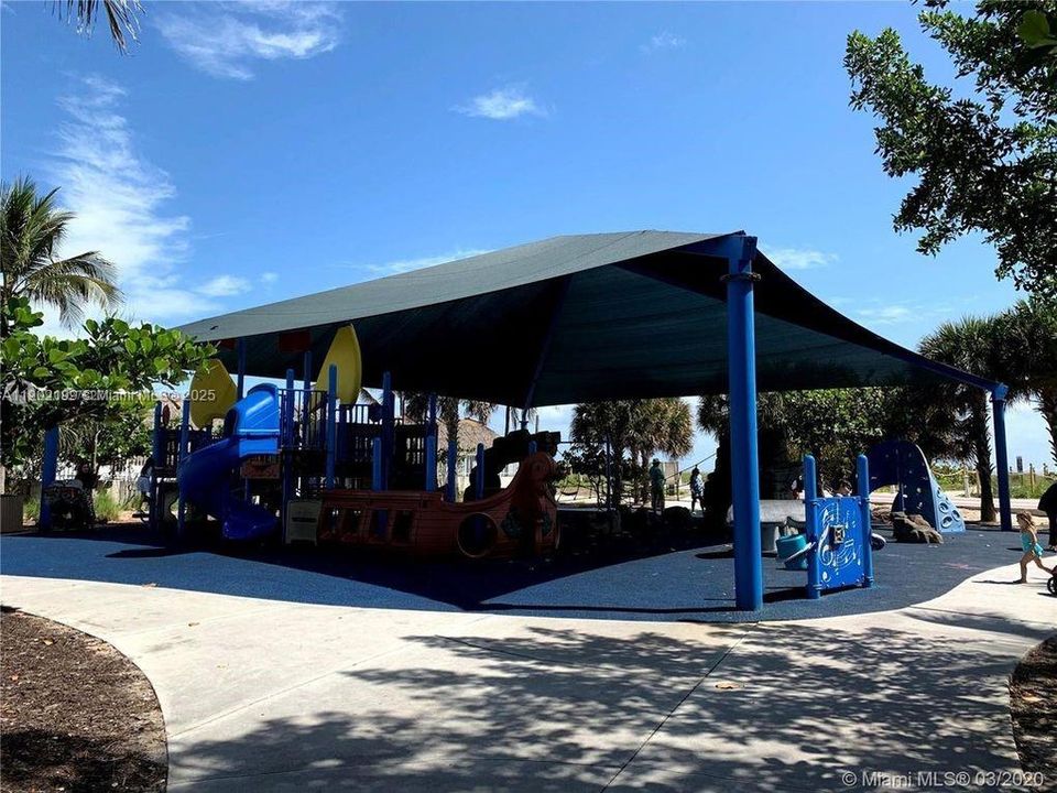 Recently Rented: $2,800 (2 beds, 2 baths, 980 Square Feet)