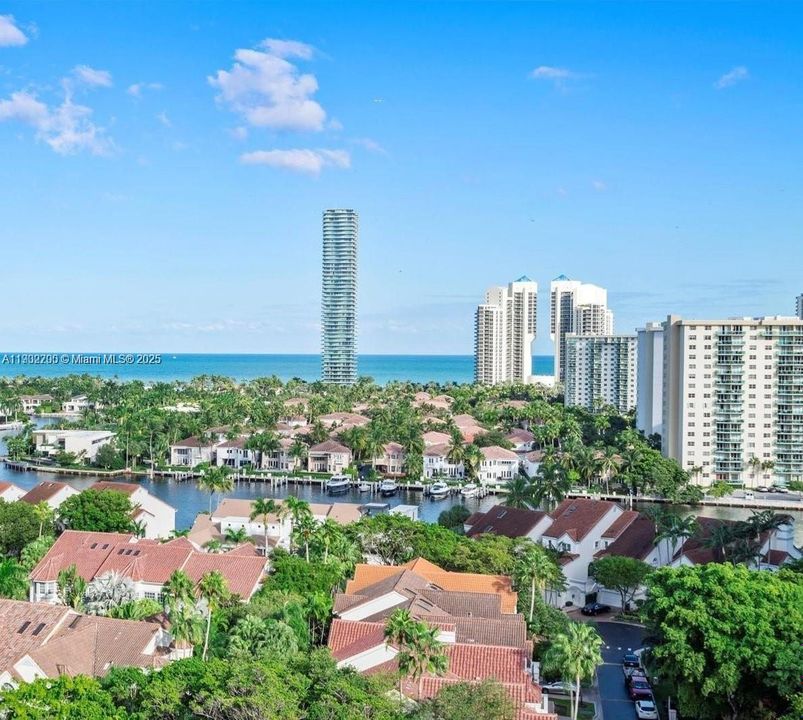 Recently Rented: $6,000 (3 beds, 2 baths, 2360 Square Feet)