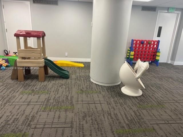 Recently Rented: $6,000 (3 beds, 2 baths, 2360 Square Feet)