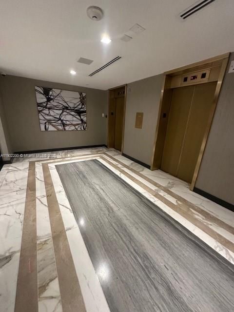 Recently Rented: $6,000 (3 beds, 2 baths, 2360 Square Feet)