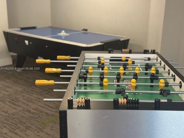 Recently Rented: $6,000 (3 beds, 2 baths, 2360 Square Feet)