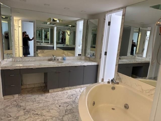 Recently Rented: $6,000 (3 beds, 2 baths, 2360 Square Feet)