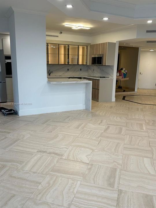 Recently Rented: $6,000 (3 beds, 2 baths, 2360 Square Feet)