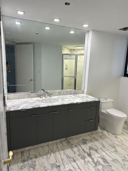 Recently Rented: $6,000 (3 beds, 2 baths, 2360 Square Feet)