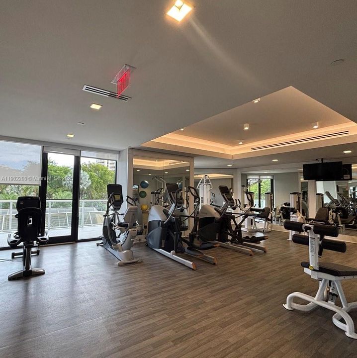 Recently Rented: $6,000 (3 beds, 2 baths, 2360 Square Feet)