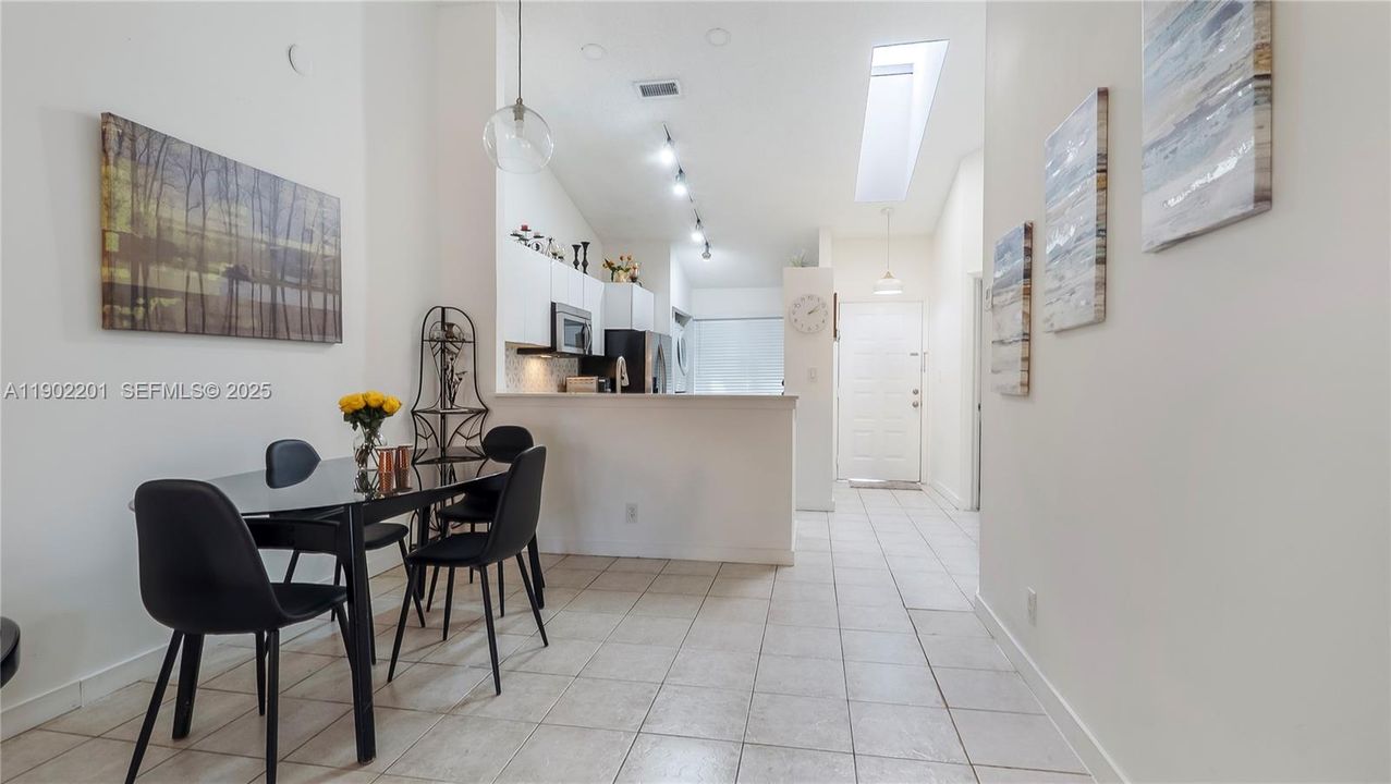 For Rent: $2,750 (3 beds, 2 baths, 1064 Square Feet)