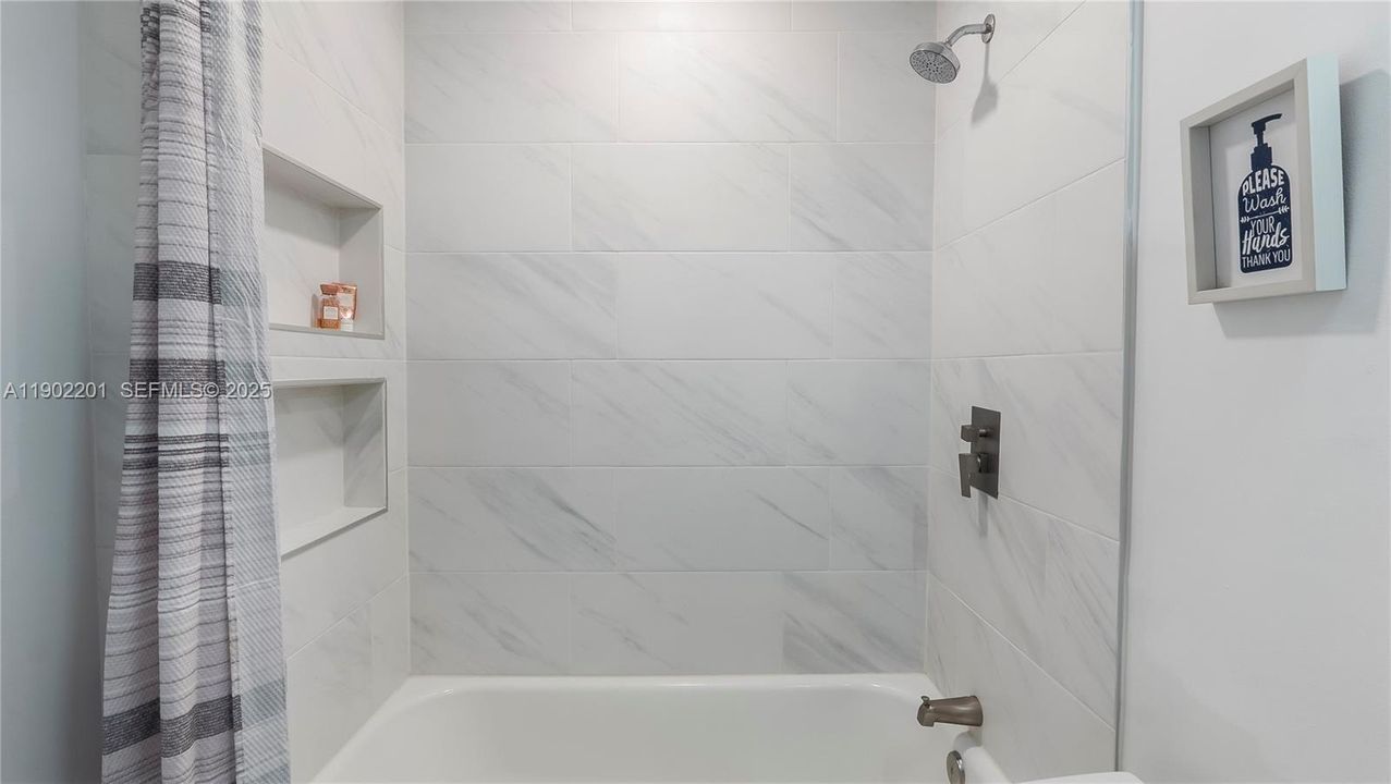 For Rent: $2,750 (3 beds, 2 baths, 1064 Square Feet)