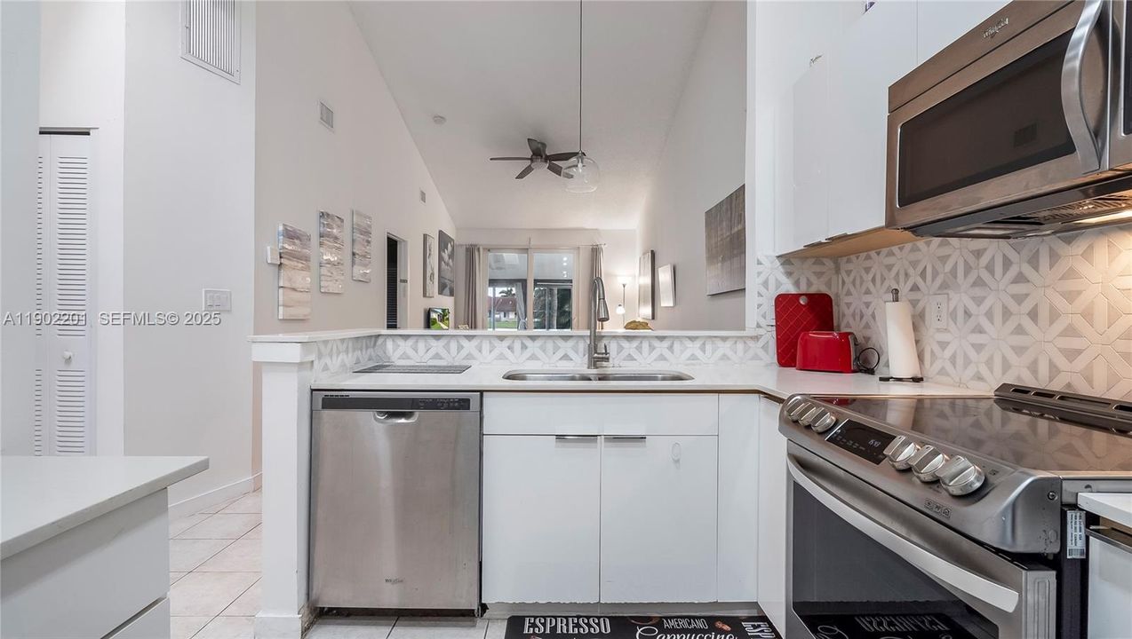 For Rent: $2,750 (3 beds, 2 baths, 1064 Square Feet)