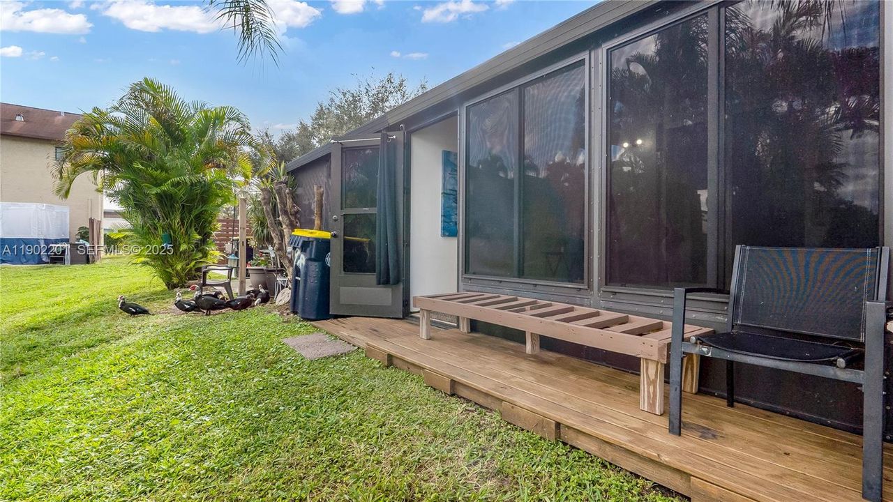 For Rent: $2,750 (3 beds, 2 baths, 1064 Square Feet)