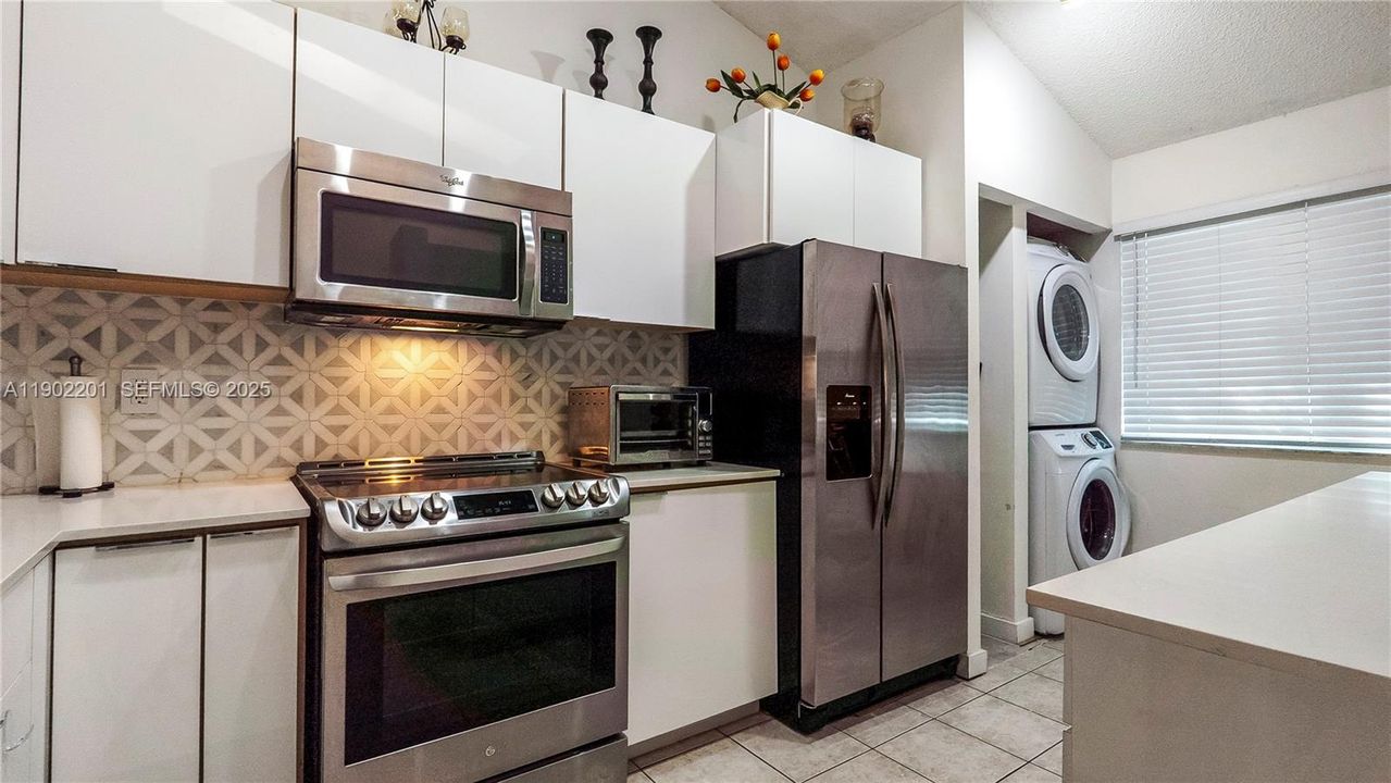 For Rent: $2,750 (3 beds, 2 baths, 1064 Square Feet)