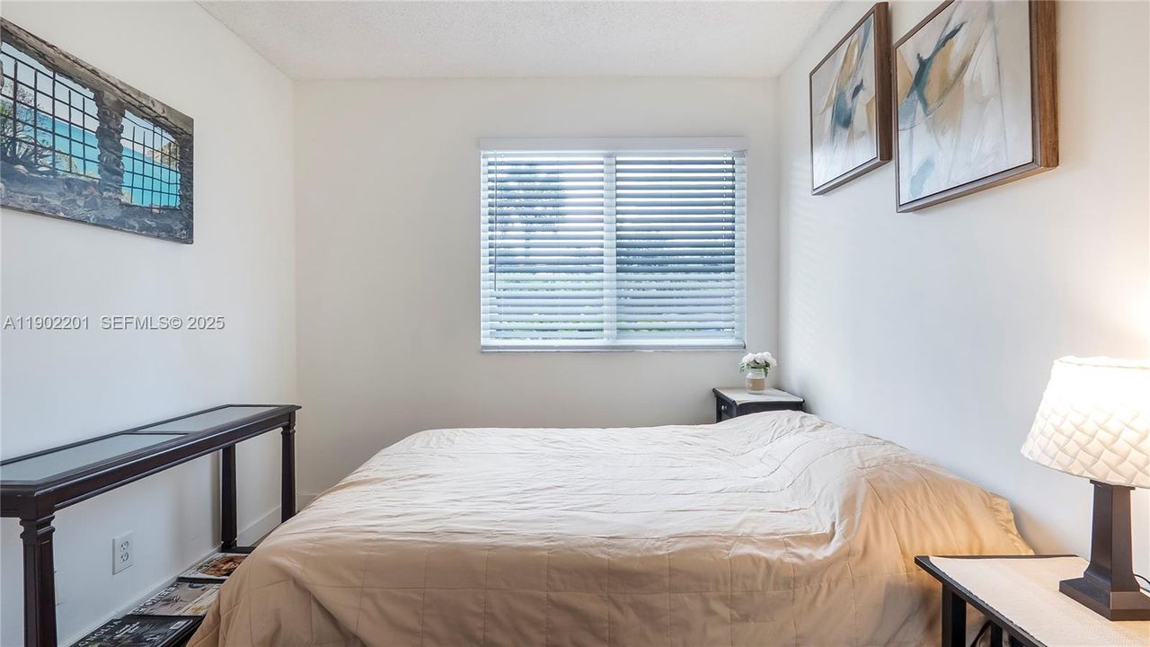 For Rent: $2,750 (3 beds, 2 baths, 1064 Square Feet)